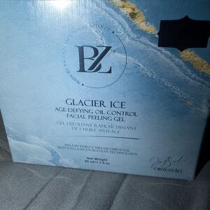 Glacier Ice Age Defying Oil Control Facial Peeling Gel - Blue